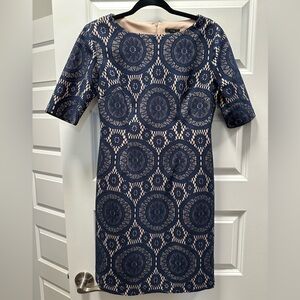 Blue lace print fitted dress size 6